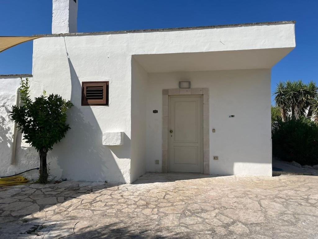 Casa Giuliveto - Charmantes Ferienhaus Mit Privatpool In Olivenhain Остуни Екстериор снимка