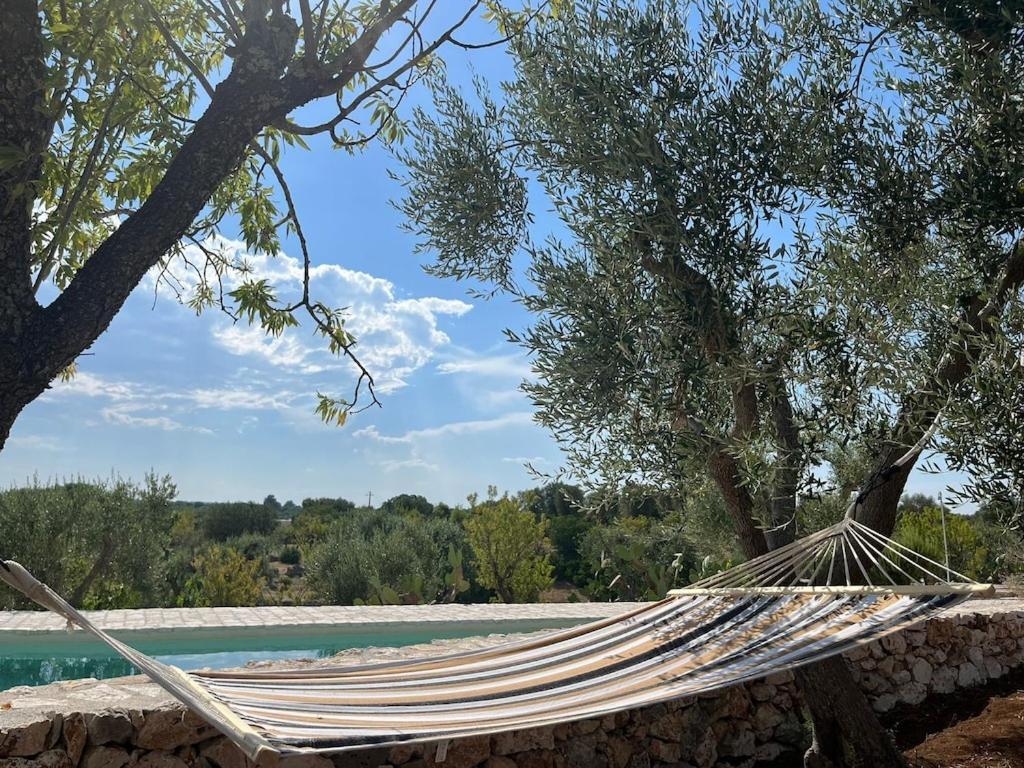 Casa Giuliveto - Charmantes Ferienhaus Mit Privatpool In Olivenhain Остуни Екстериор снимка