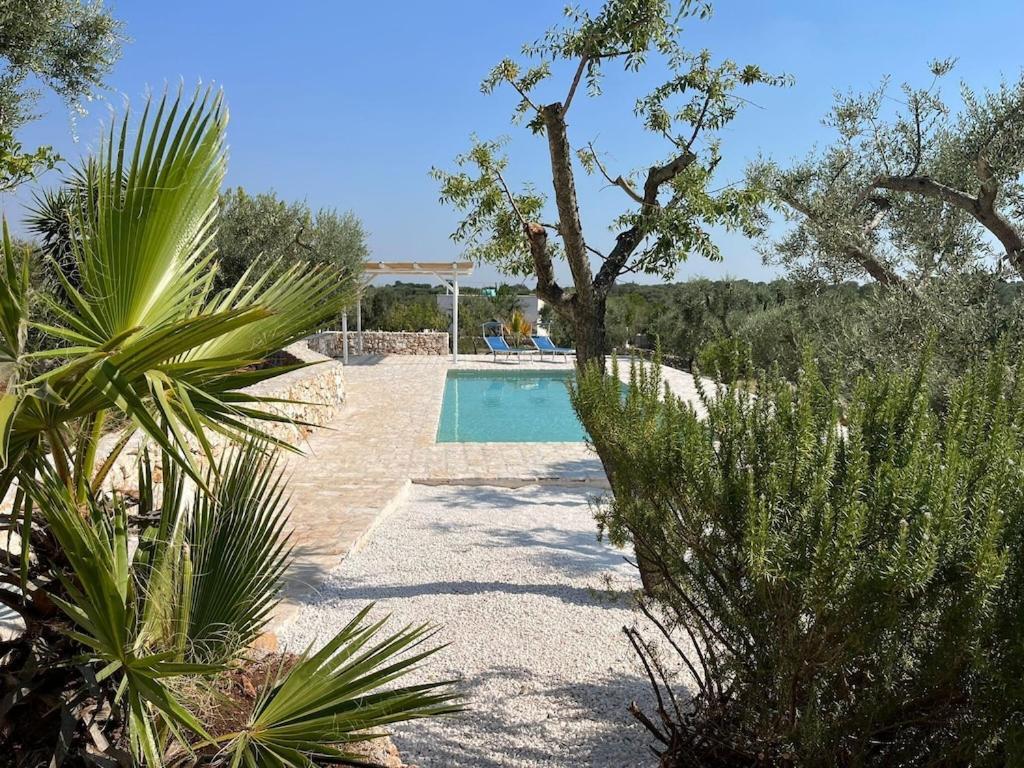 Casa Giuliveto - Charmantes Ferienhaus Mit Privatpool In Olivenhain Остуни Екстериор снимка
