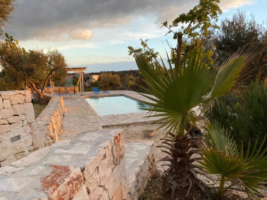 Casa Giuliveto - Charmantes Ferienhaus Mit Privatpool In Olivenhain Остуни Екстериор снимка
